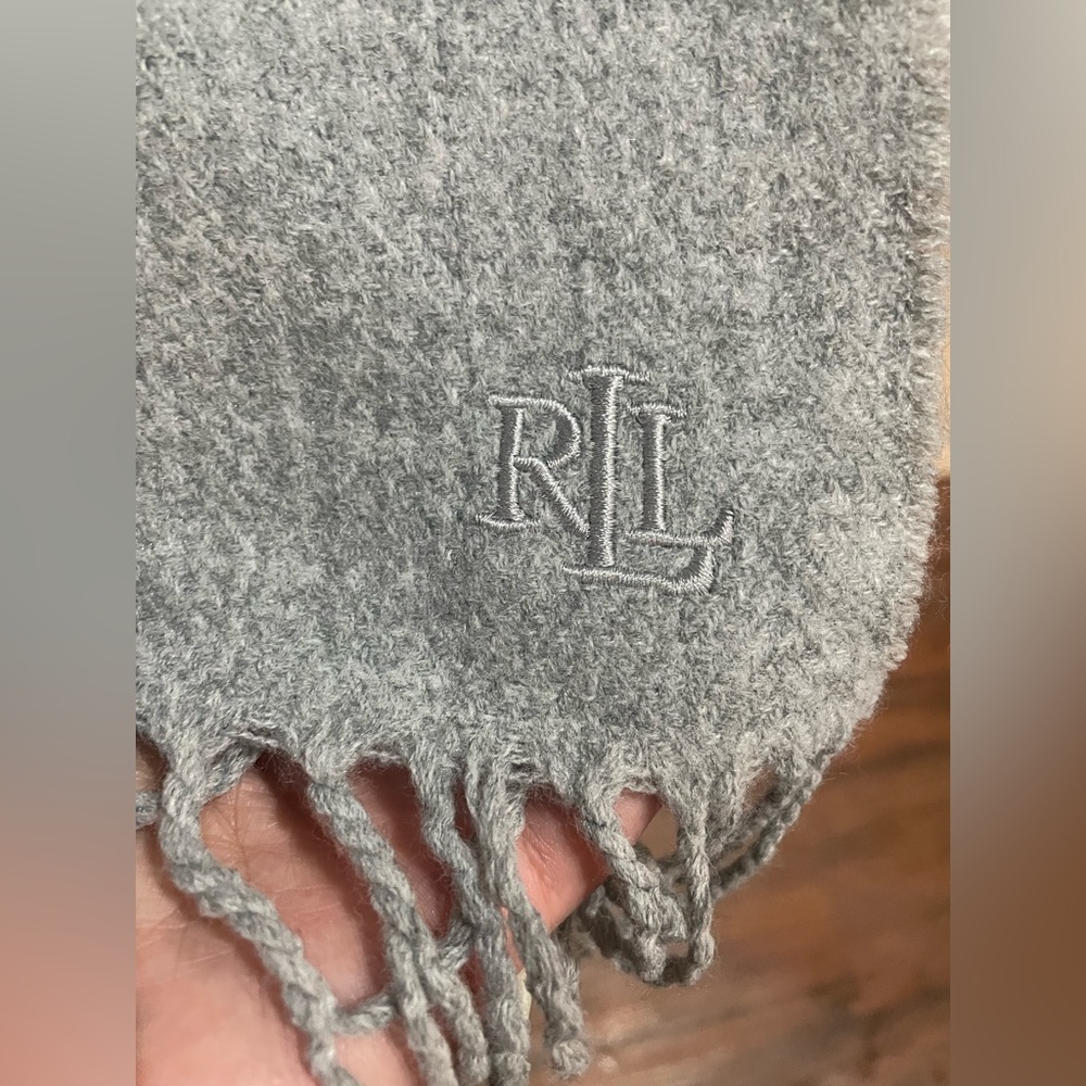 Lauren Ralph Lauren cream/grey woollen scarf. Size medium. Used - Picture 4 of 5